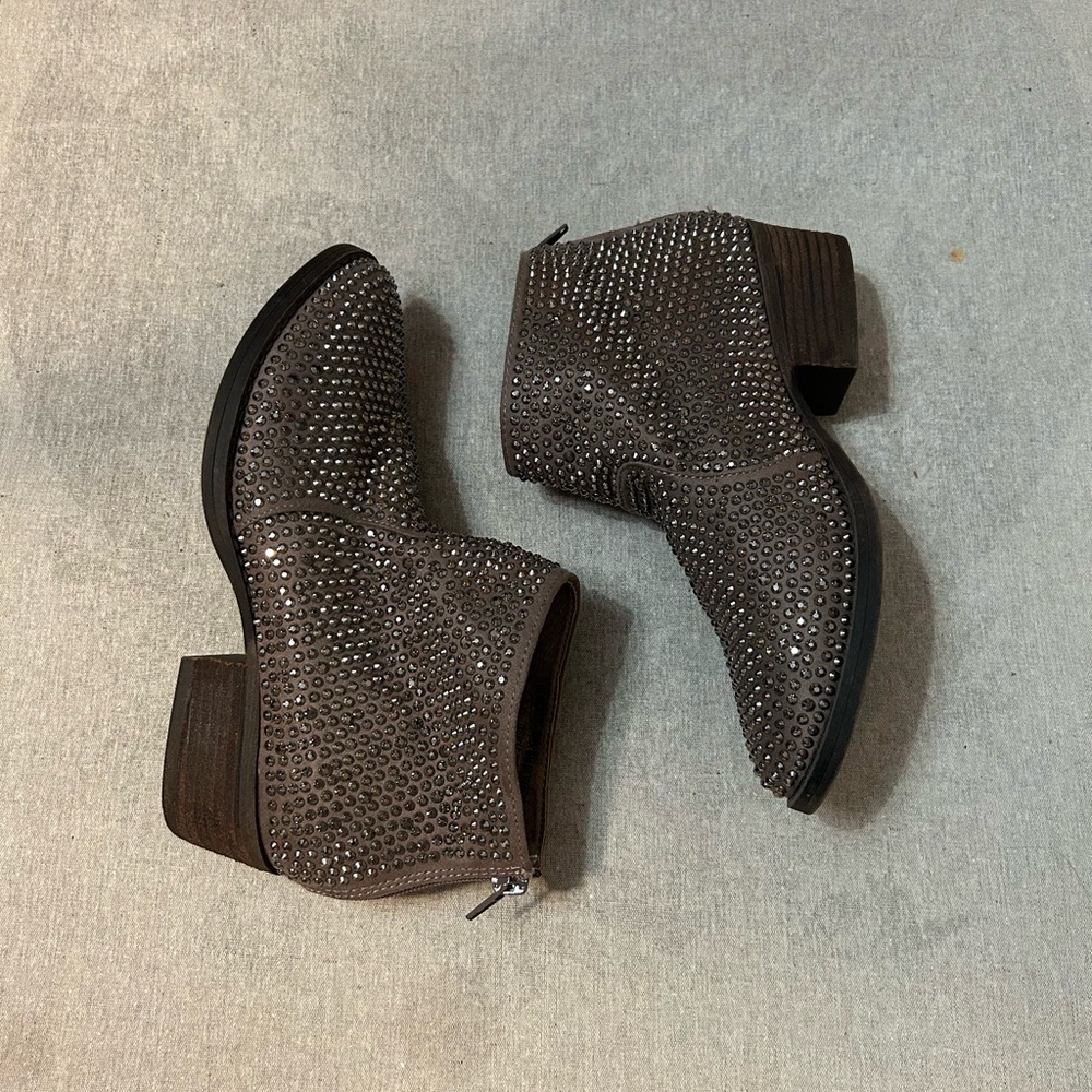 Very G Ankle Boots